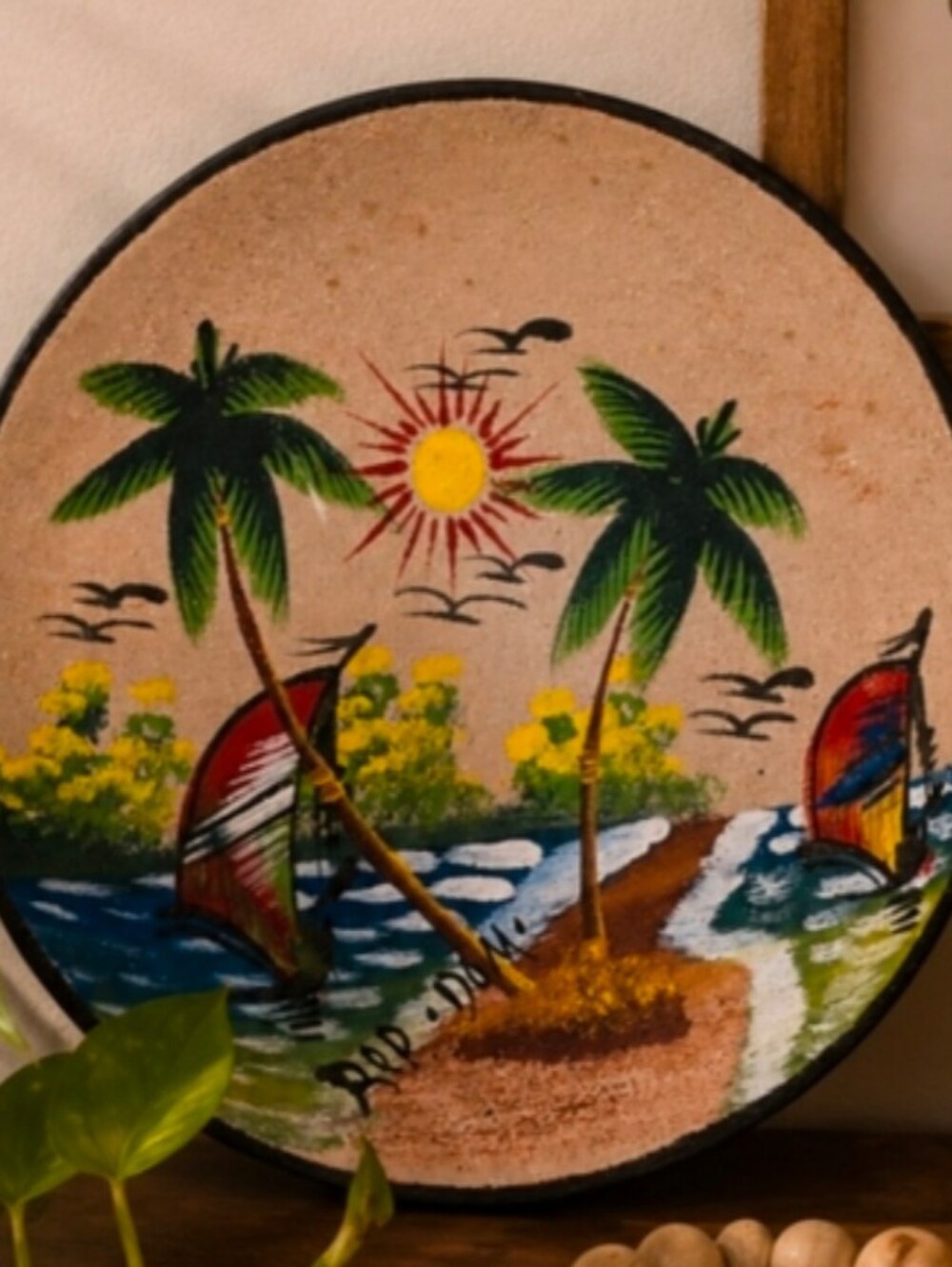 Terracotta | 🇩🇲 Republic of Dominica | Accent Plate | Like New 🌴